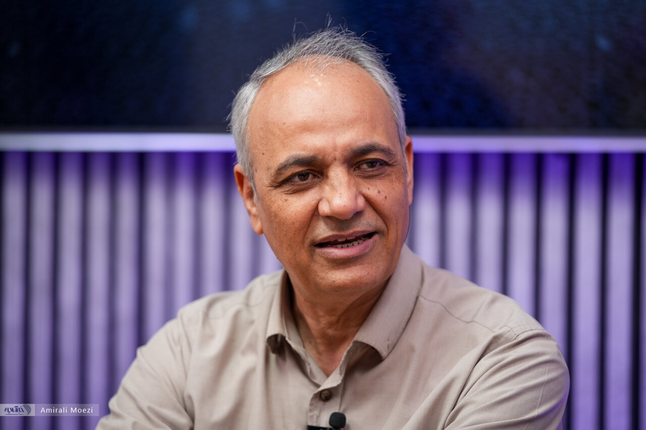 واکنش زیدآبادی به سخنان پزشکیان درباره بودجه نهادها و بنیادها/ جماعت منتفع از این بساط به محض بو بردن از برچیدن پای مقدسات را وسط می کشند واکنش زیدآبادی به سخنان پزشکیان درباره بودجه نهادها و بنیادها/ جماعت منتفع از این بساط به محض بو بردن از برچیدن پای مقدسات را وسط می کشند