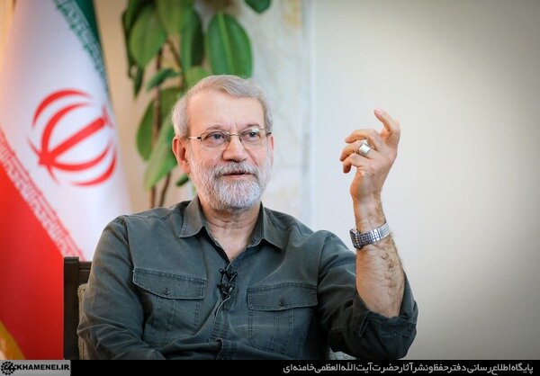 تحلیل علی لاریجانی درباره مذاکره بین ایران و آمریکا : ایران هیچ وقت دیپلماسی را ترک نکند/ نباید بگوییم ما دیپلماسی را قطع می‌کنیم