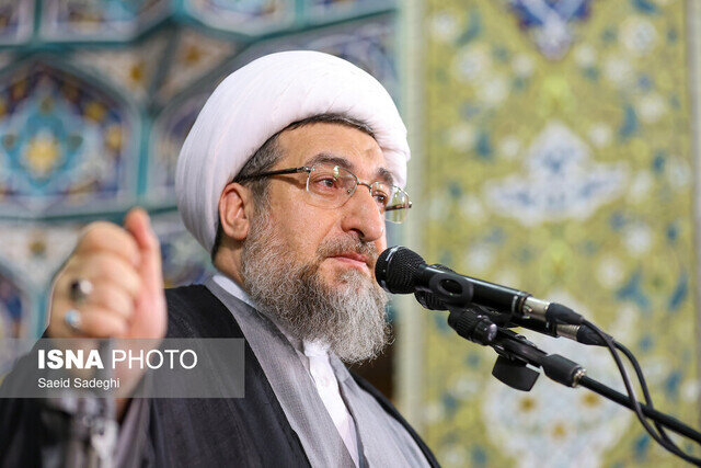 امام‌ جمعه تبریز لباس رزم بر تن کرد + تصویر